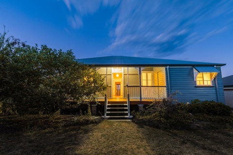 Apple Blossom Cottages - Mackay Tourism 0