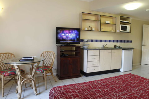 Bay Villas Resort - Mackay Tourism 8