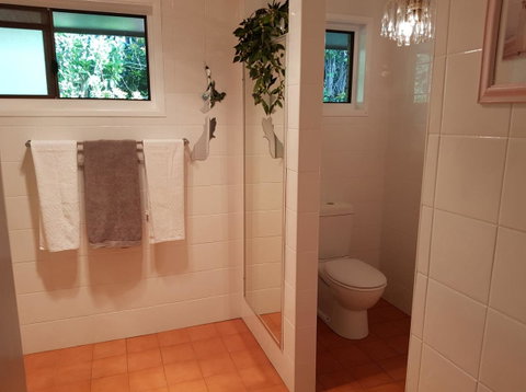 Manitzky Magic -B&B Home With Heart - Mackay Tourism 6