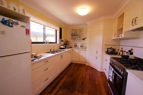 Manitzky Magic -B&B Home With Heart - Mackay Tourism 18