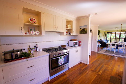 Manitzky Magic -B&B Home With Heart - Mackay Tourism 15