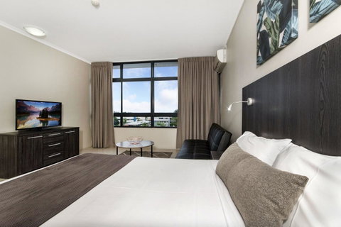Sunshine Tower Hotel - Mackay Tourism 9