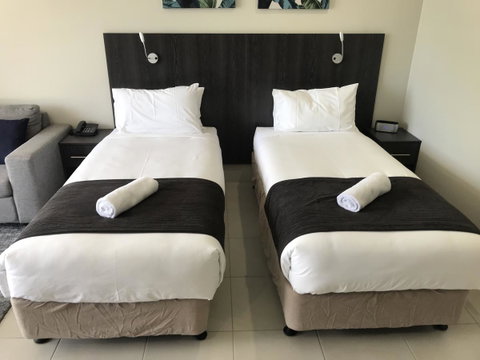 Sunshine Tower Hotel - Mackay Tourism 6