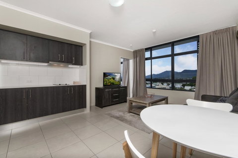 Sunshine Tower Hotel - Mackay Tourism 20