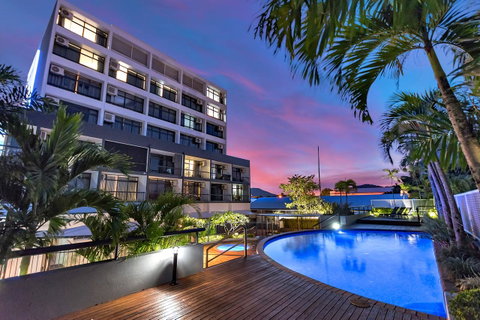 Sunshine Tower Hotel - Mackay Tourism 0