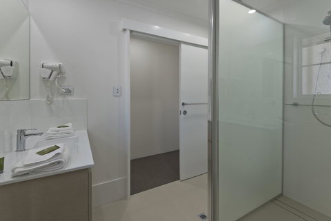 Tropical Nites Holiday Townhouses - Mackay Tourism 17