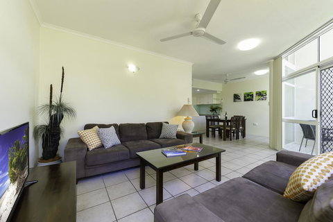 Tropical Nites Holiday Townhouses - Mackay Tourism 13