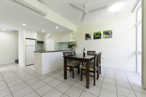 Tropical Nites Holiday Townhouses - Mackay Tourism 14