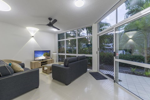 Tropical Nites Holiday Townhouses - Mackay Tourism 18