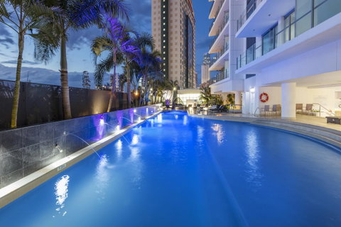 Wyndham Resort Surfers Paradise - Mackay Tourism 3
