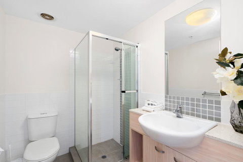 Wings Resort, Apartments And 2 Story Penthouses - We Accommodate - Mackay Tourism 17