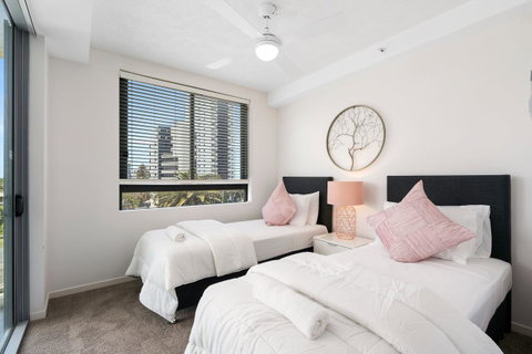 Wings Resort, Apartments And 2 Story Penthouses - We Accommodate - Mackay Tourism 13