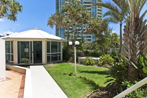 Hi Surf Beachfront Resort Apartments - Mackay Tourism 21