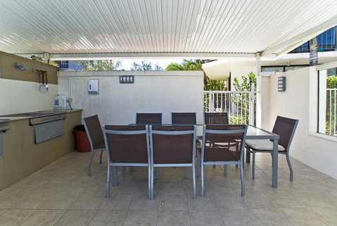 Hi Surf Beachfront Resort Apartments - Mackay Tourism 32