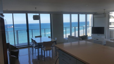 Hi Surf Beachfront Resort Apartments - Mackay Tourism 3