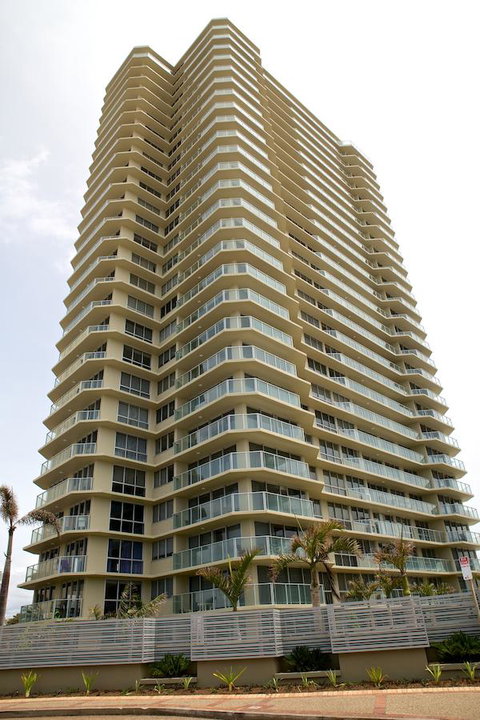 Hi Surf Beachfront Resort Apartments - Mackay Tourism 43