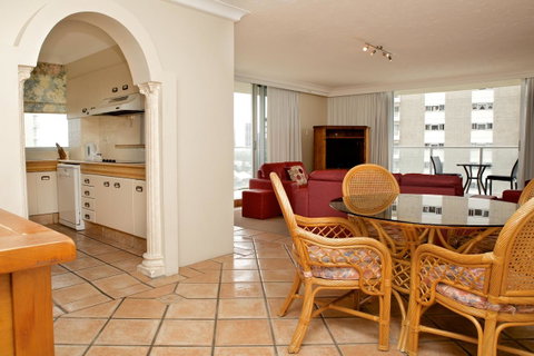 Hi Surf Beachfront Resort Apartments - Mackay Tourism 23