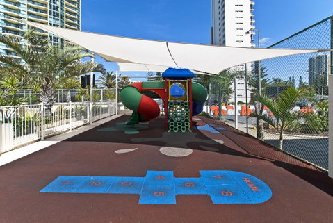 Hi Surf Beachfront Resort Apartments - Mackay Tourism 19