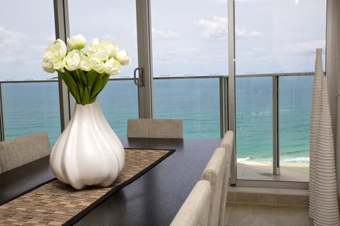 Hi Surf Beachfront Resort Apartments - Mackay Tourism 25