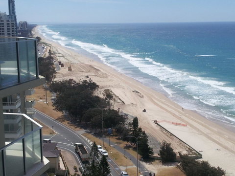 Hi Surf Beachfront Resort Apartments - Mackay Tourism 7