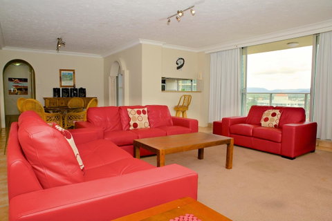 Hi Surf Beachfront Resort Apartments - Mackay Tourism 17