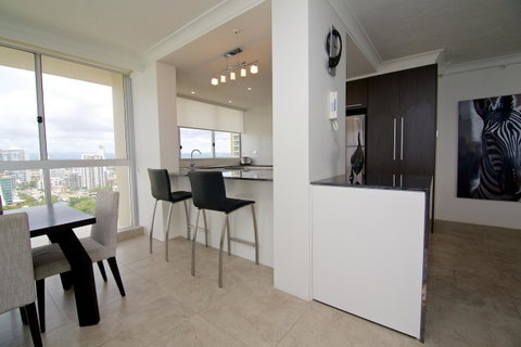 Hi Surf Beachfront Resort Apartments - Mackay Tourism 26