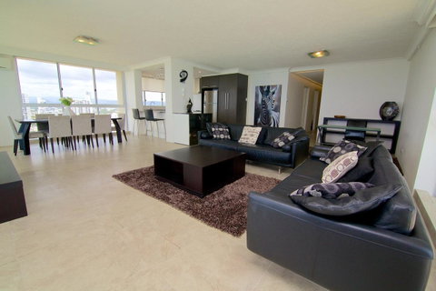 Hi Surf Beachfront Resort Apartments - Mackay Tourism 1