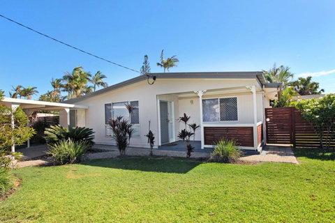6 Botany Court Marcoola Beach - Pet Friendly 500 Bond - Mackay Tourism 1