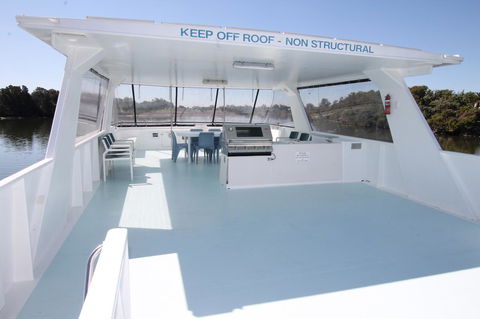Coomera Houseboats - Mackay Tourism 13