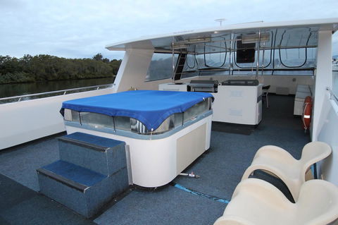 Coomera Houseboats - Mackay Tourism 24