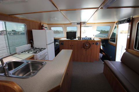 Coomera Houseboats - Mackay Tourism 1