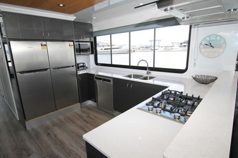 Coomera Houseboats - Mackay Tourism 37