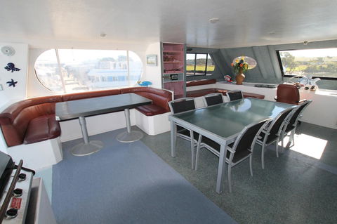 Coomera Houseboats - Mackay Tourism 19