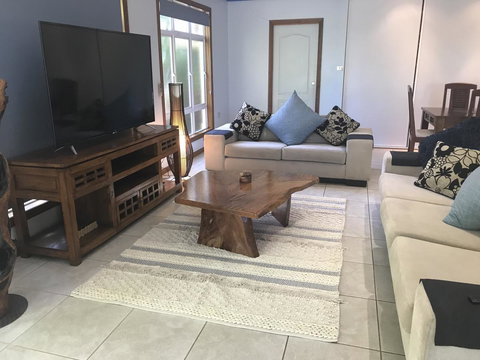 Taj On Byrnes - Private Luxury Apartment Mareeba - Mackay Tourism 7