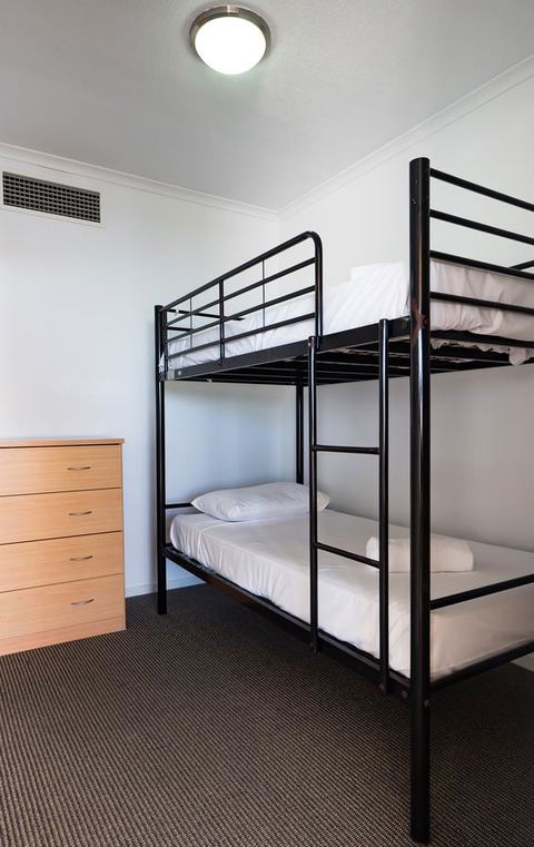 Swell Resort Burleigh Heads - Mackay Tourism 30