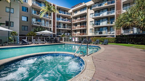 Swell Resort Burleigh Heads - Mackay Tourism 1