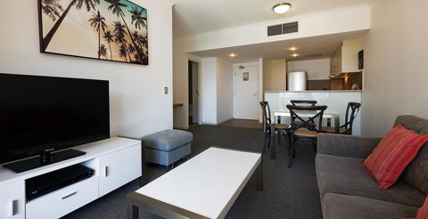 Swell Resort Burleigh Heads - Mackay Tourism 21