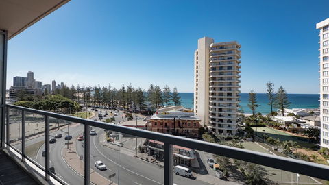 Swell Resort Burleigh Heads - Mackay Tourism 32