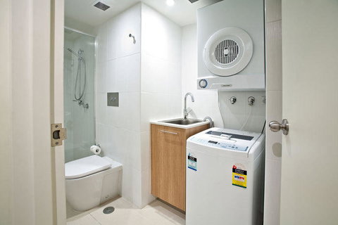 Lanai Riverside Apartments - Mackay Tourism 6