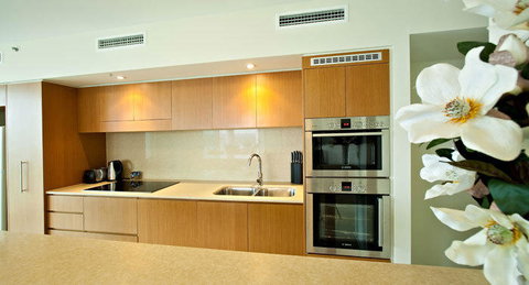 Lanai Riverside Apartments - Mackay Tourism 4