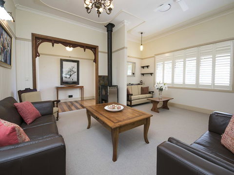 The Guesthouse Maleny - Mackay Tourism 24