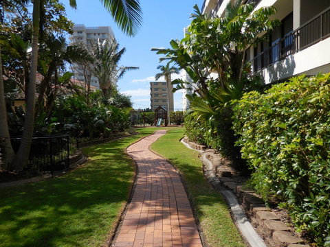 Surfers Century Oceanside Apartments - Mackay Tourism 31