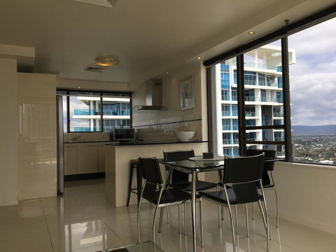 Surfers Century Oceanside Apartments - Mackay Tourism 24