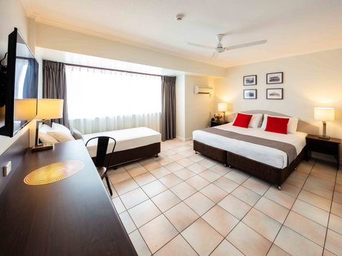 Hides Hotel - Mackay Tourism 1