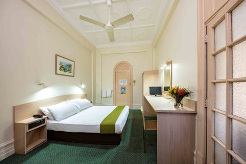 Hides Hotel - Mackay Tourism 15