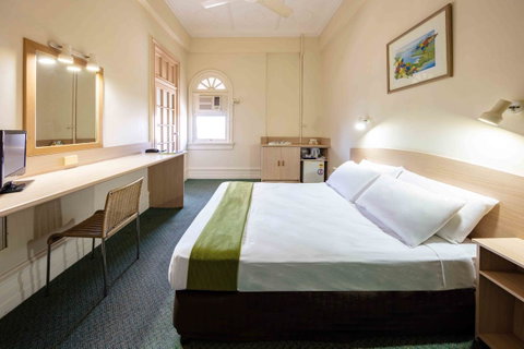 Hides Hotel - Mackay Tourism 16