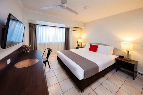 Hides Hotel - Mackay Tourism 0