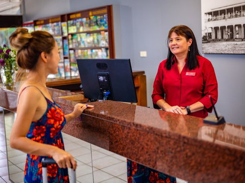 Hides Hotel - Mackay Tourism 11