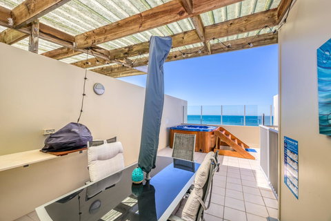 On The Beach Resort Bribie Island - Mackay Tourism 22