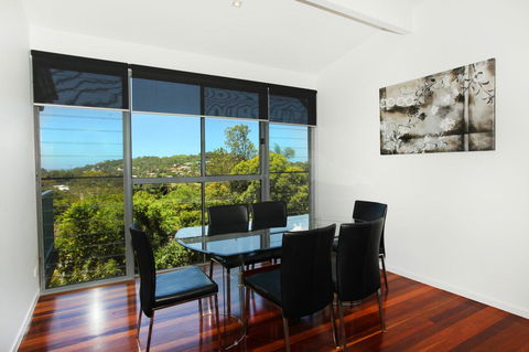 224 Centenary Heights Road Coolum Beach, 500 Dollar Bond, Linen Included - Mackay Tourism 6